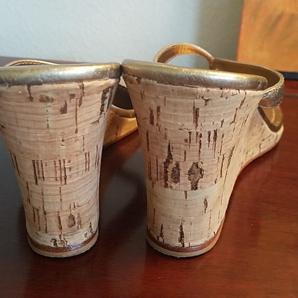 Coach gold metallic wedge sandal - Picture 3 of 5